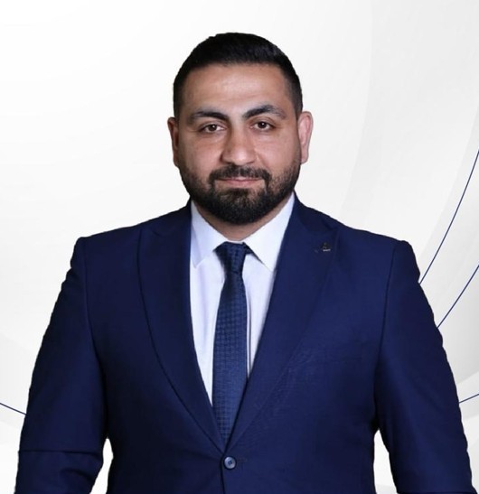 الأستاذ طوني كيروز